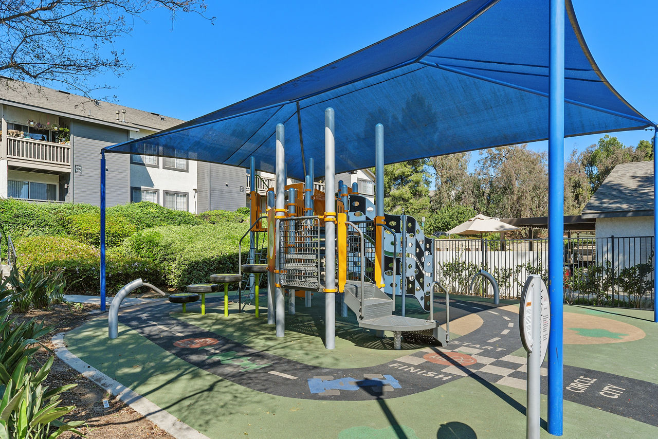 Promenade Terrace - Corona, CA - Playground