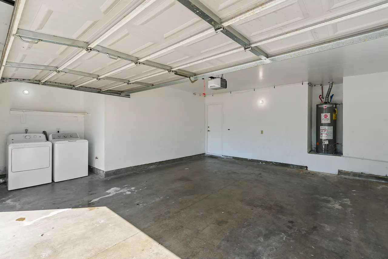 Promenade Terrace - Corona, CA - garage
