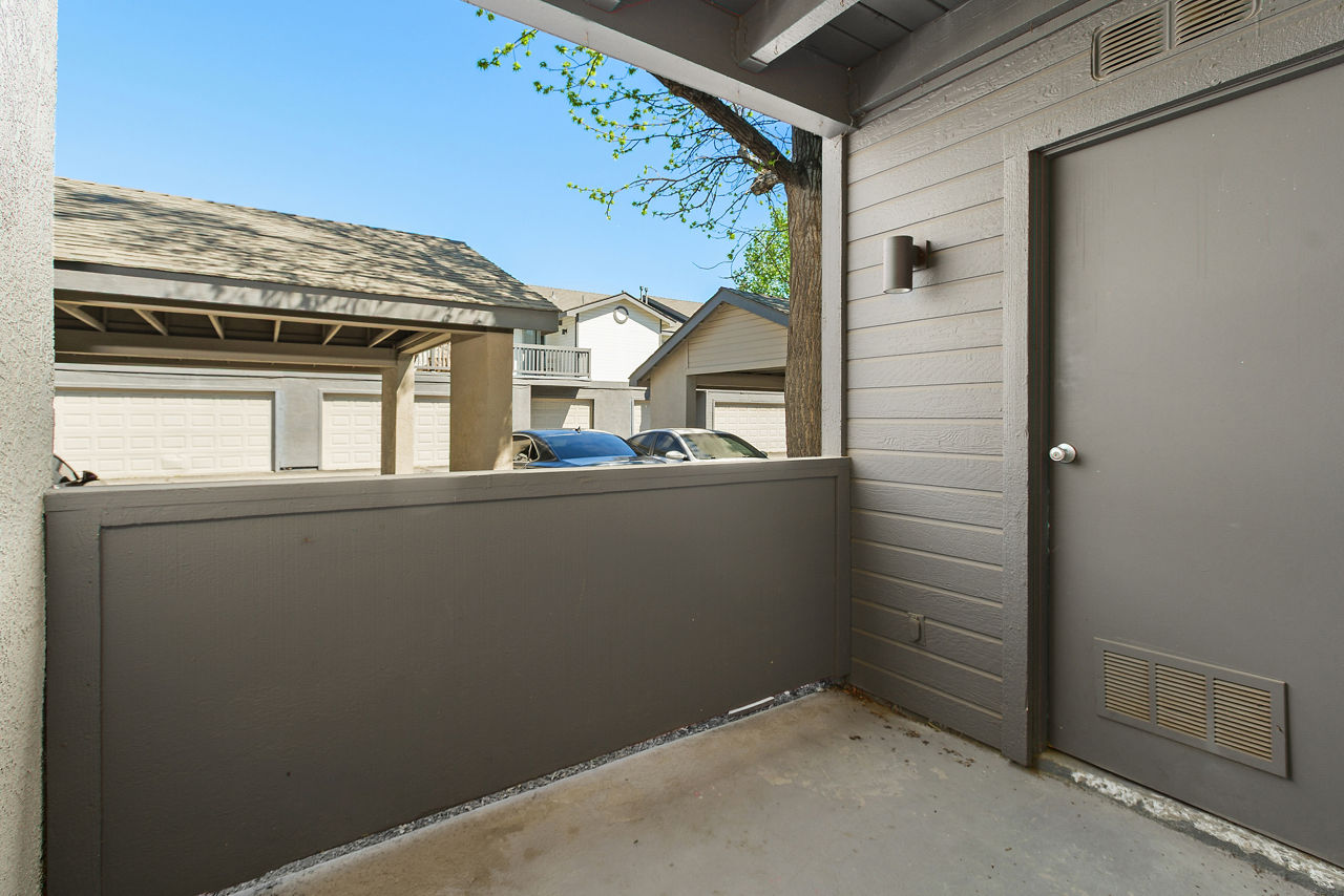 Promenade Terrace - Corona, CA - Balcony