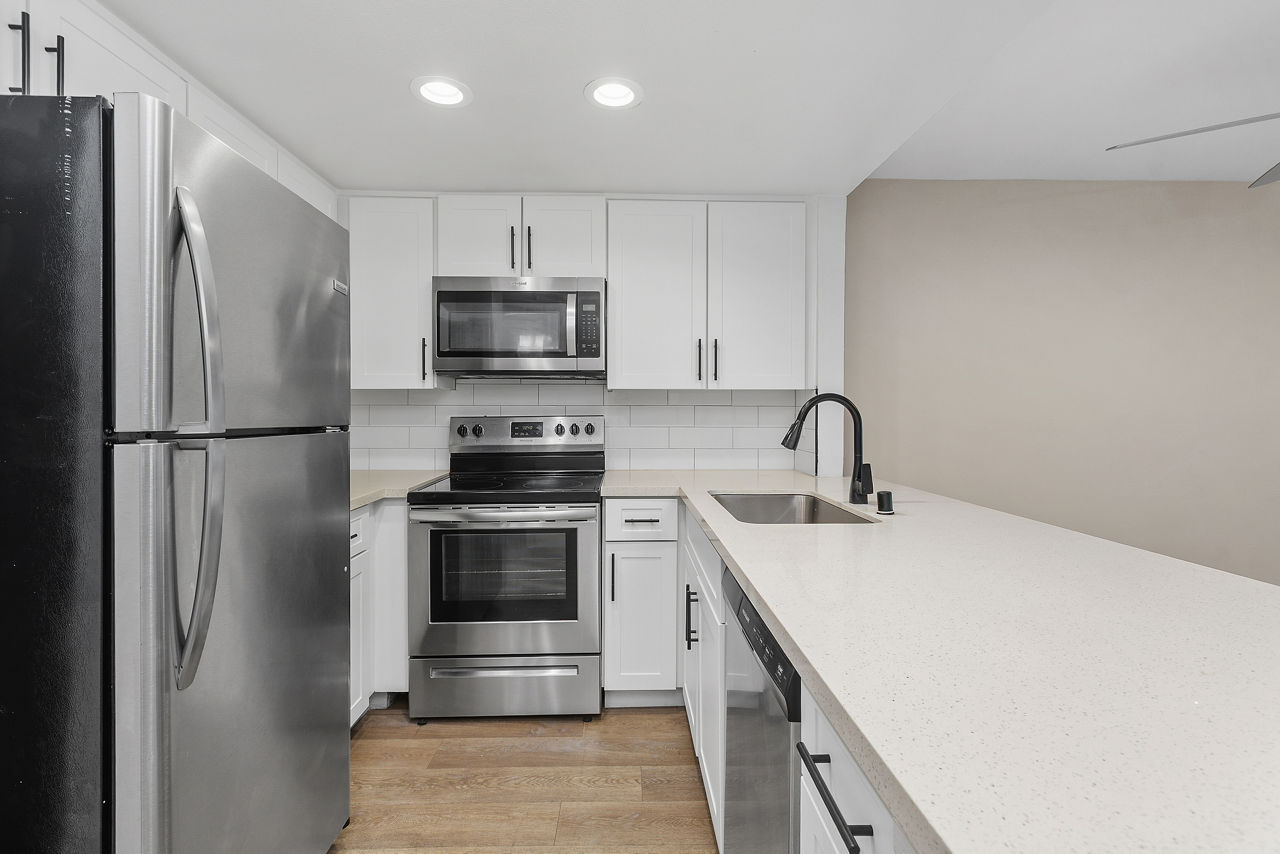 Promenade Terrace - Corona, CA - Kitchen