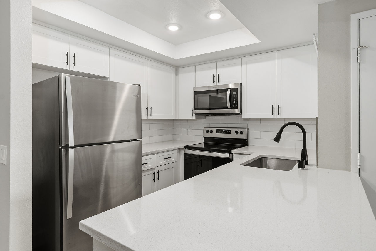Promenade Terrace - Corona, CA - Kitchen