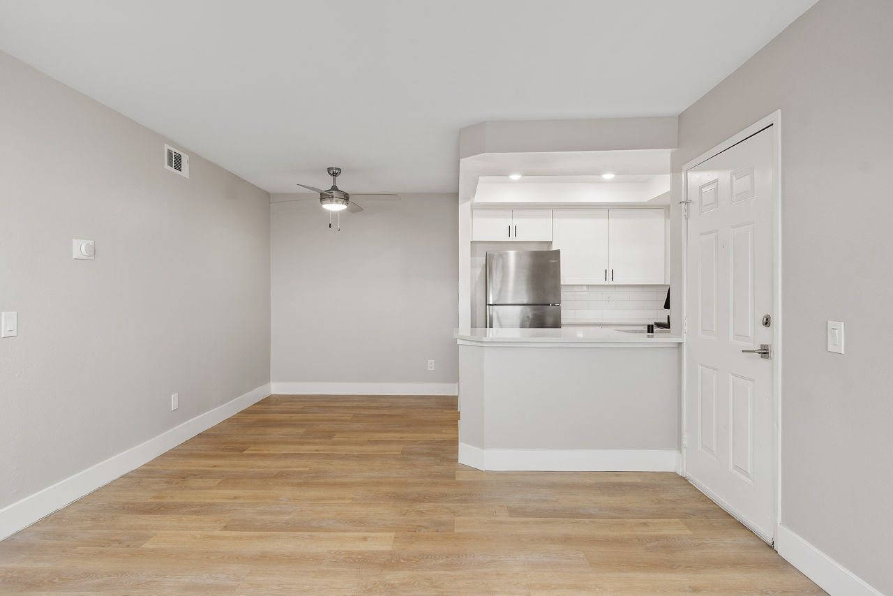 Promenade Terrace - Corona, CA - dining room