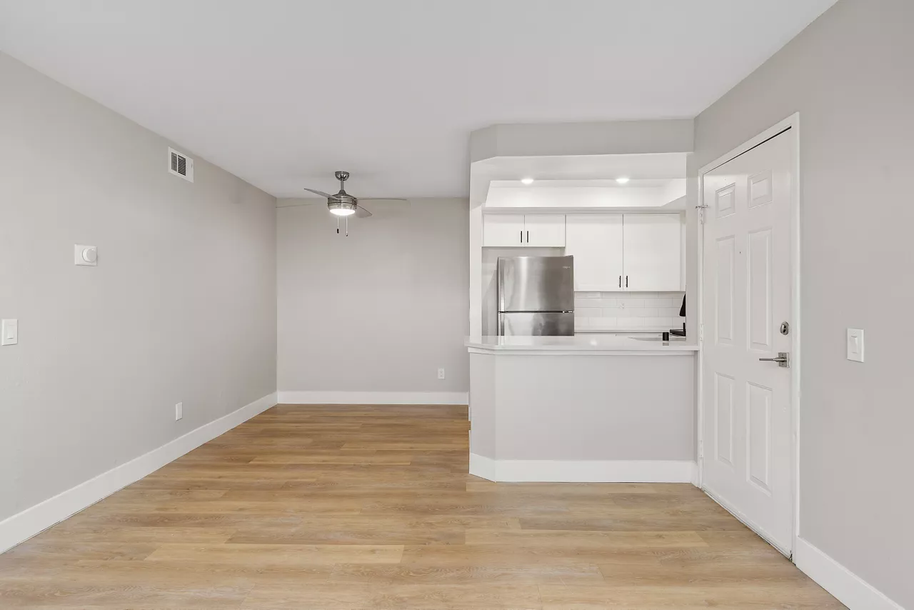 Promenade Terrace - Corona, CA - dining room