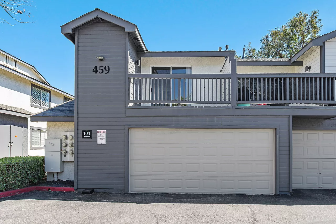 Promenade Terrace - Corona, CA - garage