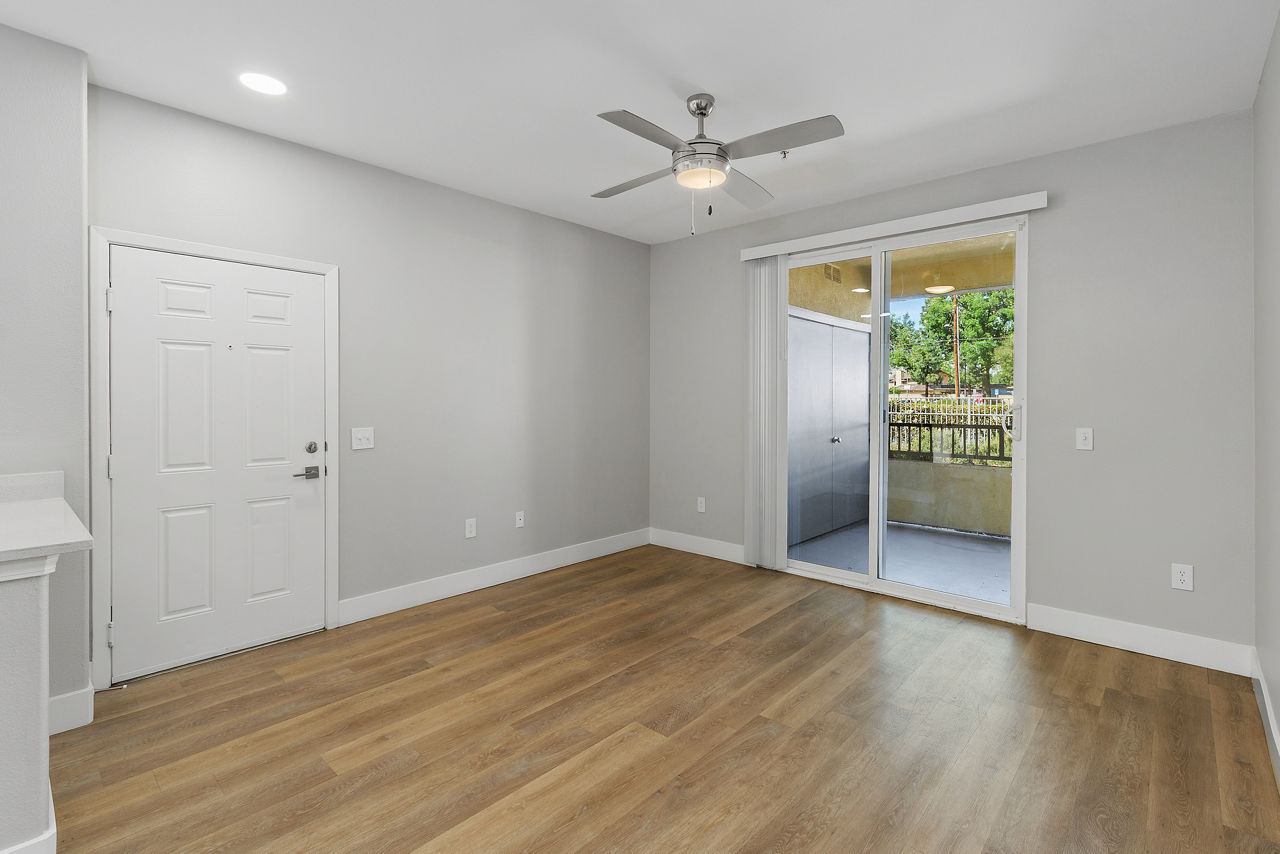 Ridgeview - Moreno Valley, CA - living room