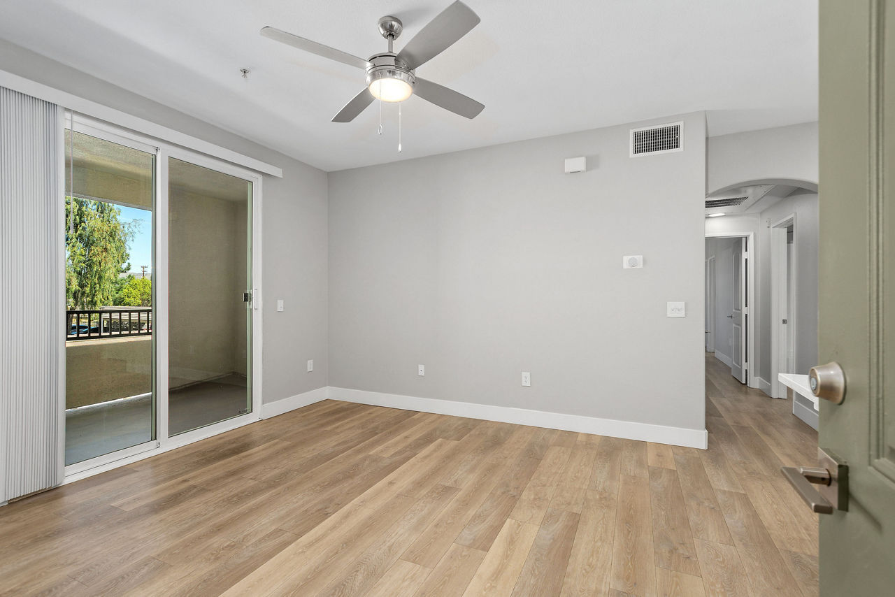 Ridgeview - Moreno Valley, CA - living room