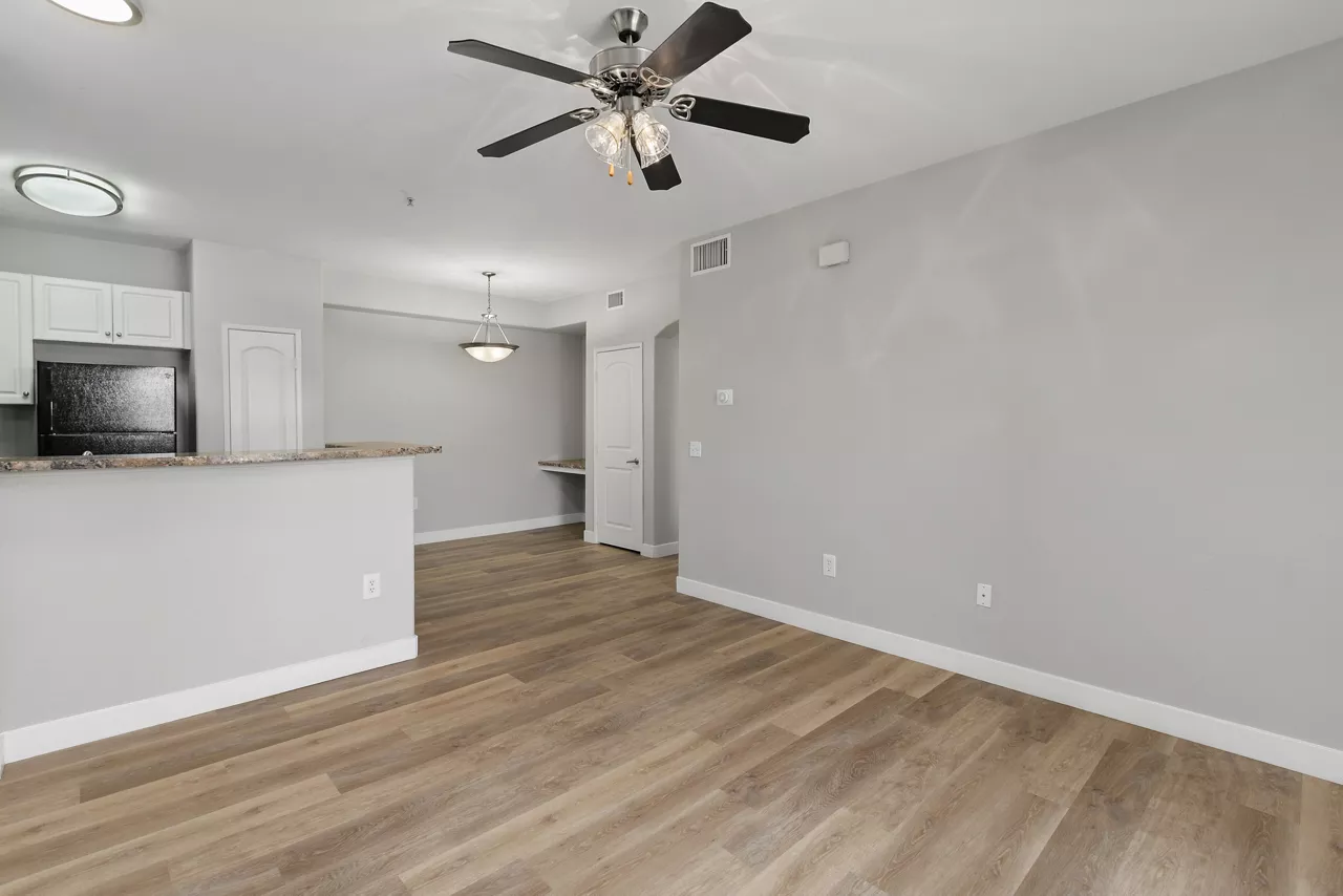 Ridgeview - Moreno Valley, CA - living room
