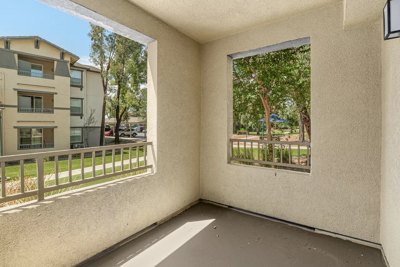 Ridgeview - Moreno Valley, CA - balcony