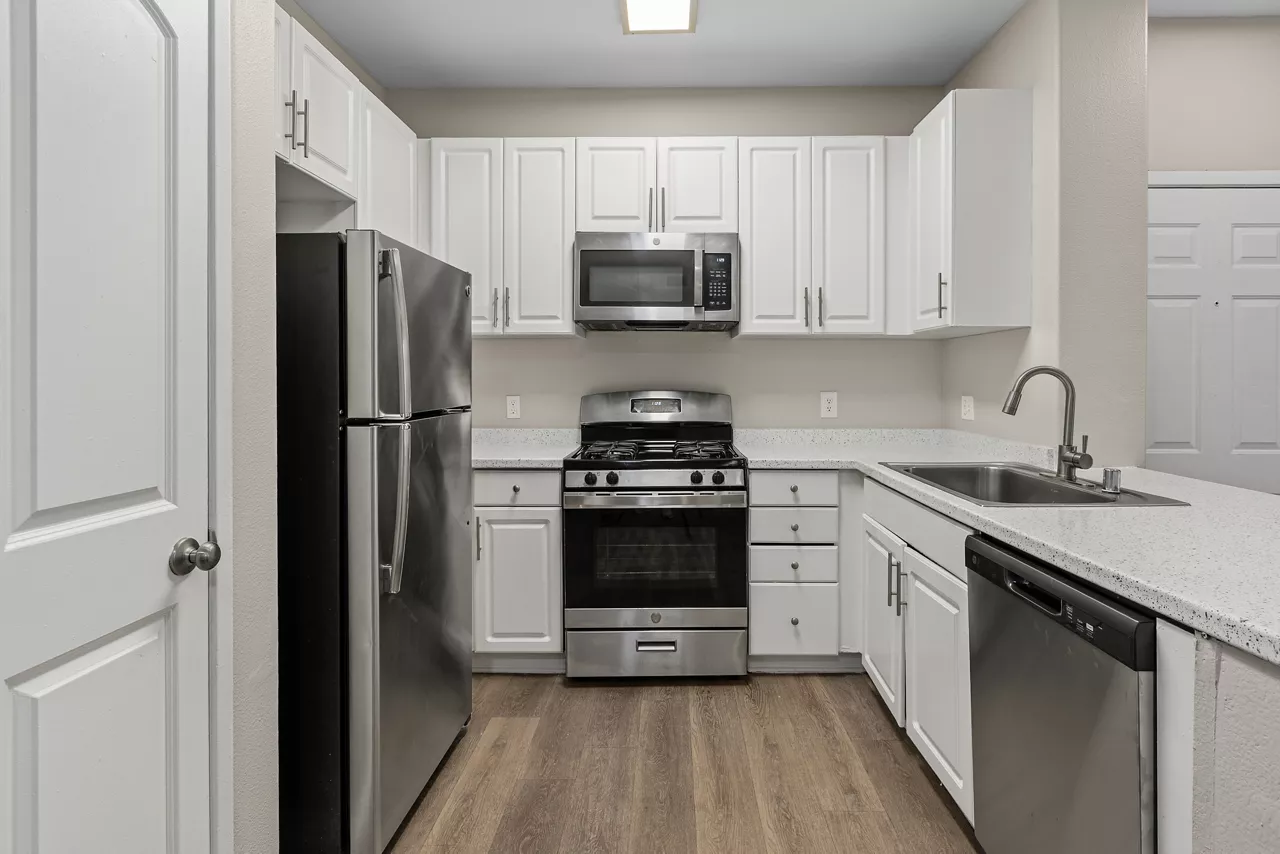 Ridgeview - Moreno Valley, CA - kitchen