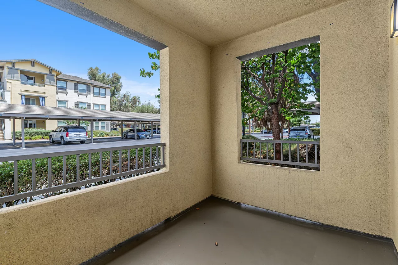 Ridgeview - Moreno Valley, CA - balcony