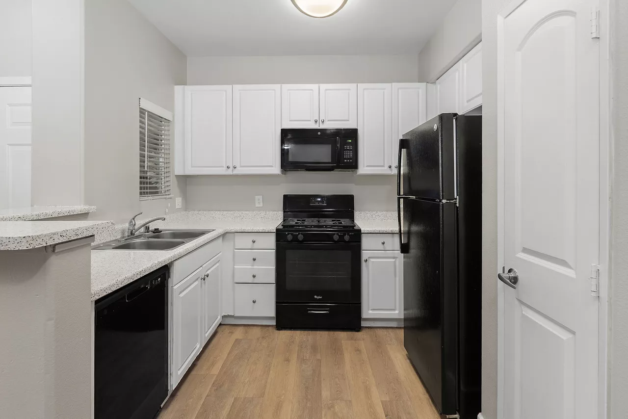 Ridgeview - Moreno Valley, CA - kitchen