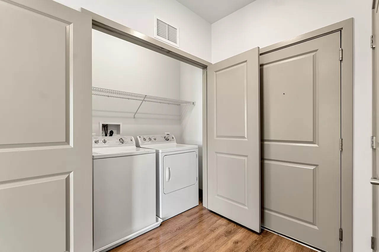 River Birch - Watertown, MA - Laundry