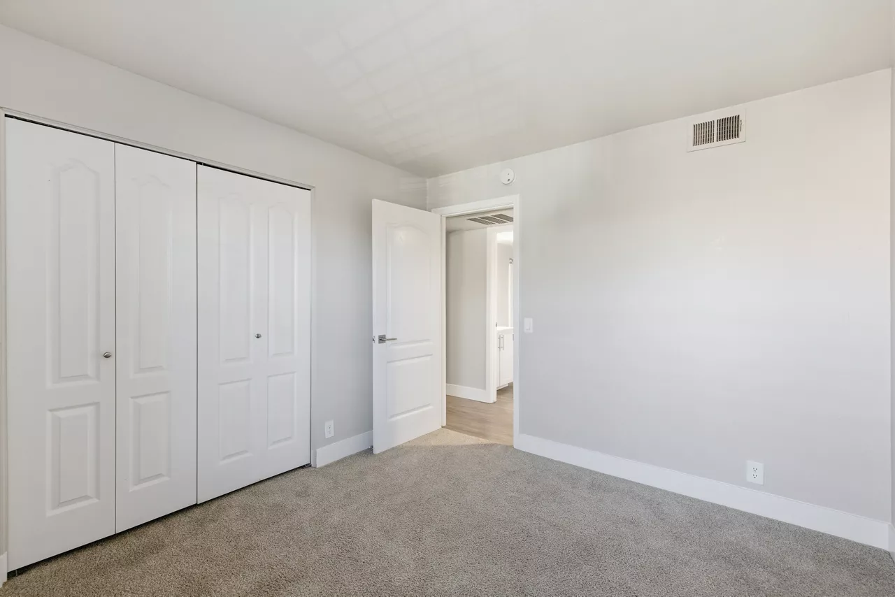 Slate Creek - Roseville, CA - bedroom