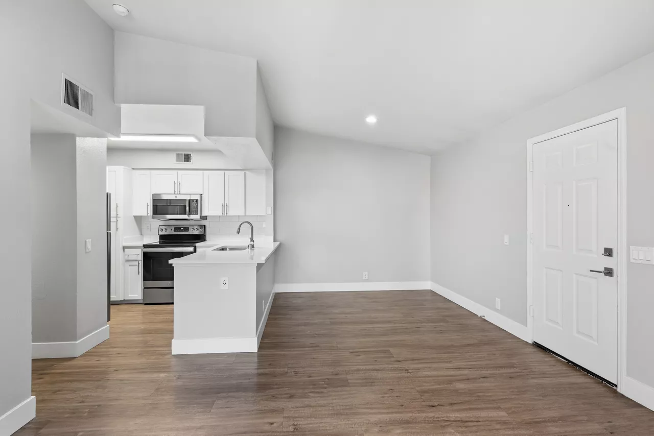 Slate Creek - Roseville, CA - dining room