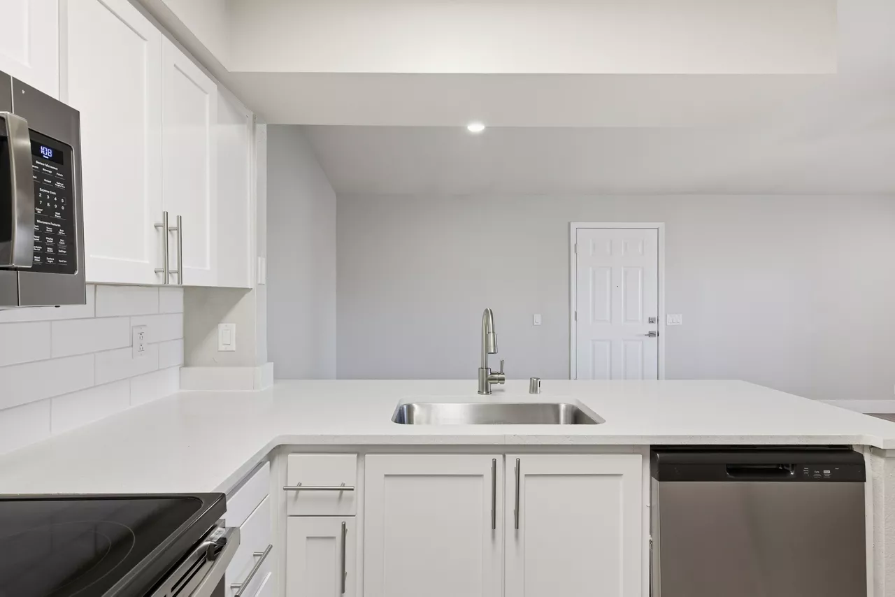 Slate Creek - Roseville, CA - kitchen