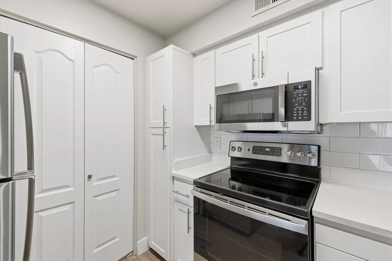 Slate Creek - Roseville, CA - kitchen