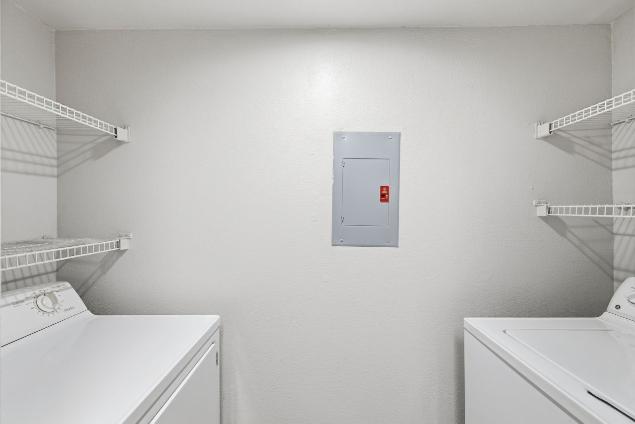 Slate Creek - Roseville, CA - laundry