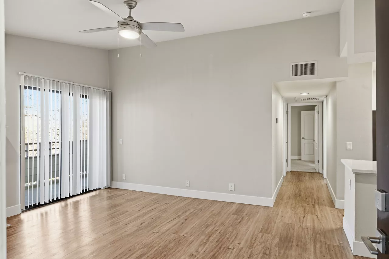 Slate Creek - Roseville, CA - living room
