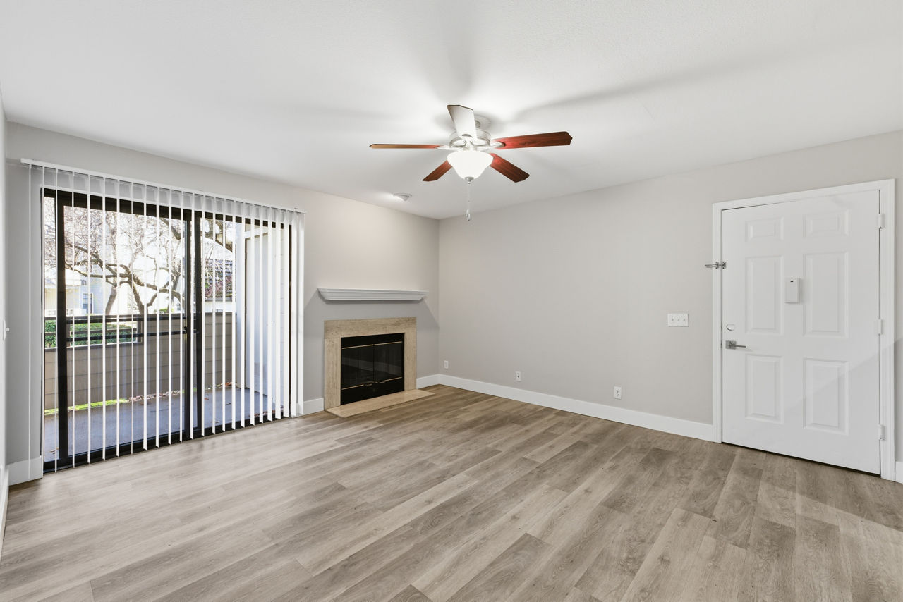 Slate Creek - Roseville, CA - living room
