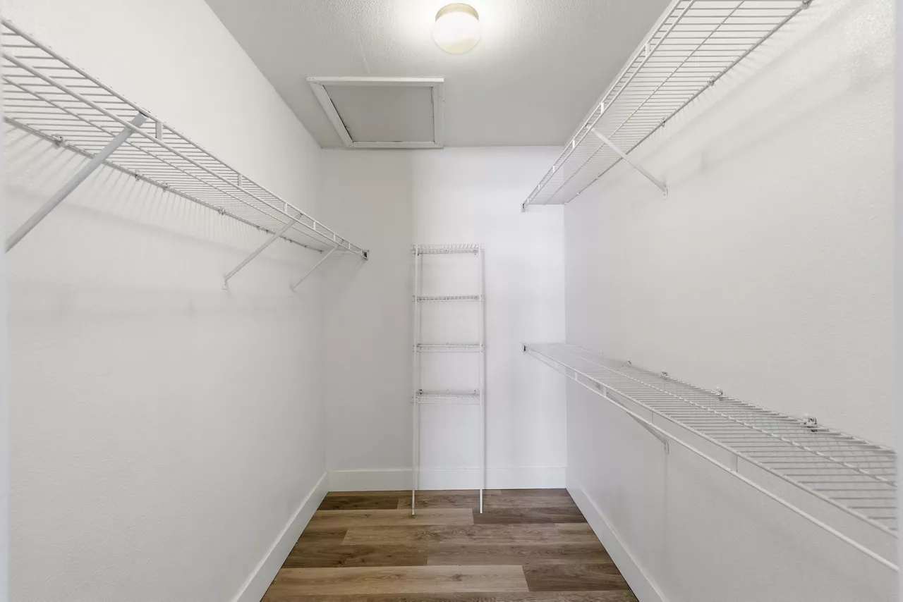 Slate Creek - Roseville, CA - closet