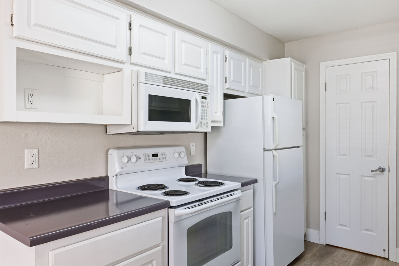 Slate Creek - Roseville, CA - kitchen