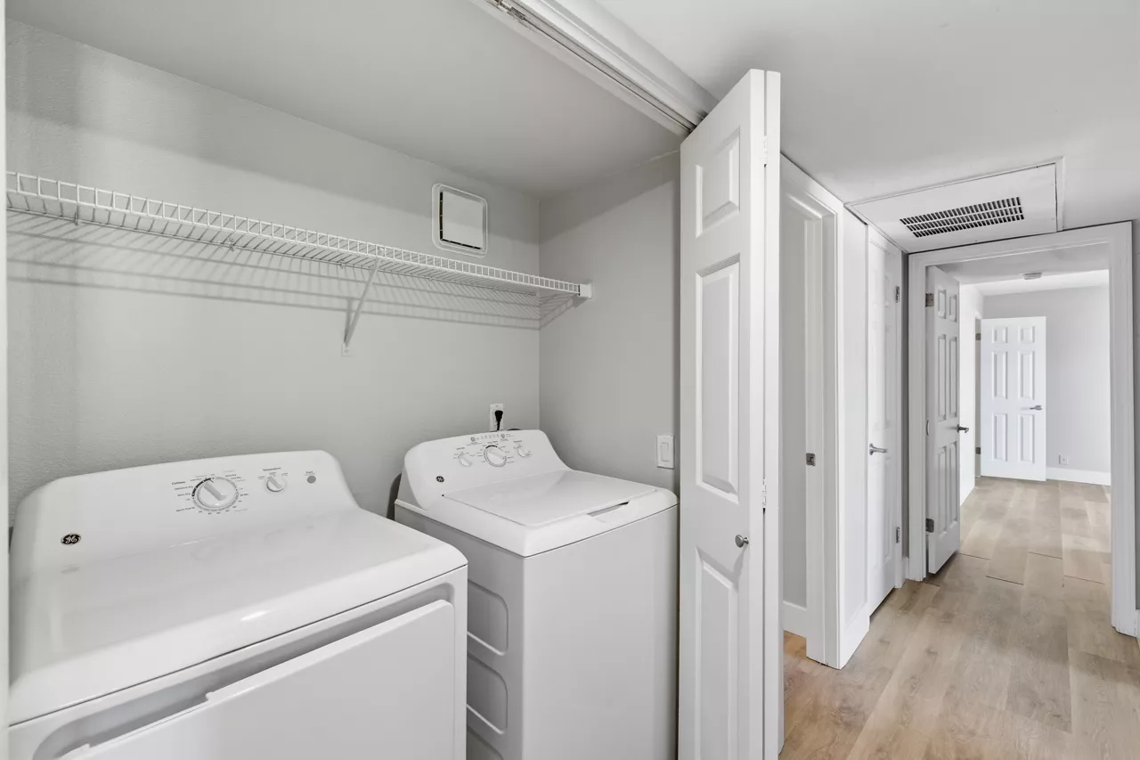 Slate Creek - Roseville, CA - laundry