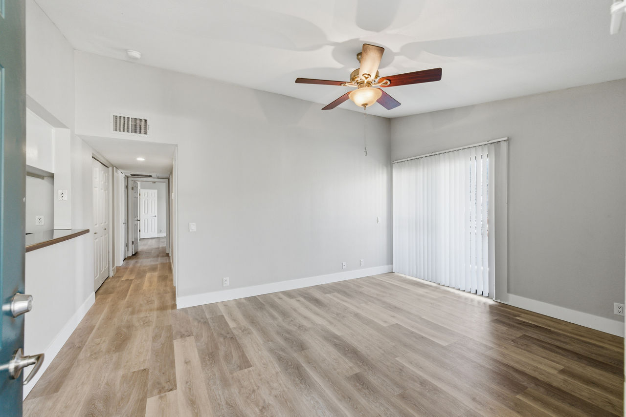 Slate Creek - Roseville, CA - living room