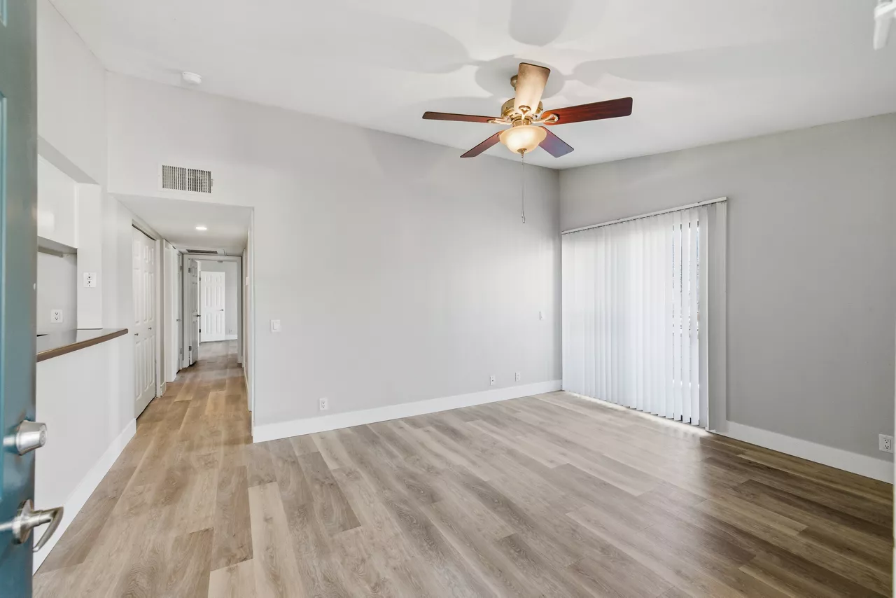 Slate Creek - Roseville, CA - living room