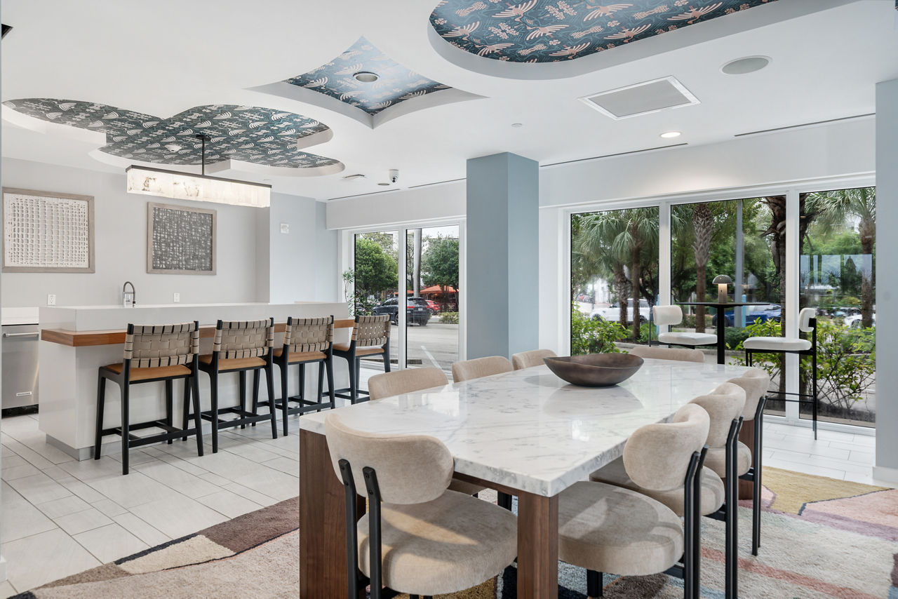 Southgate Towers - Miami, FL - lounge