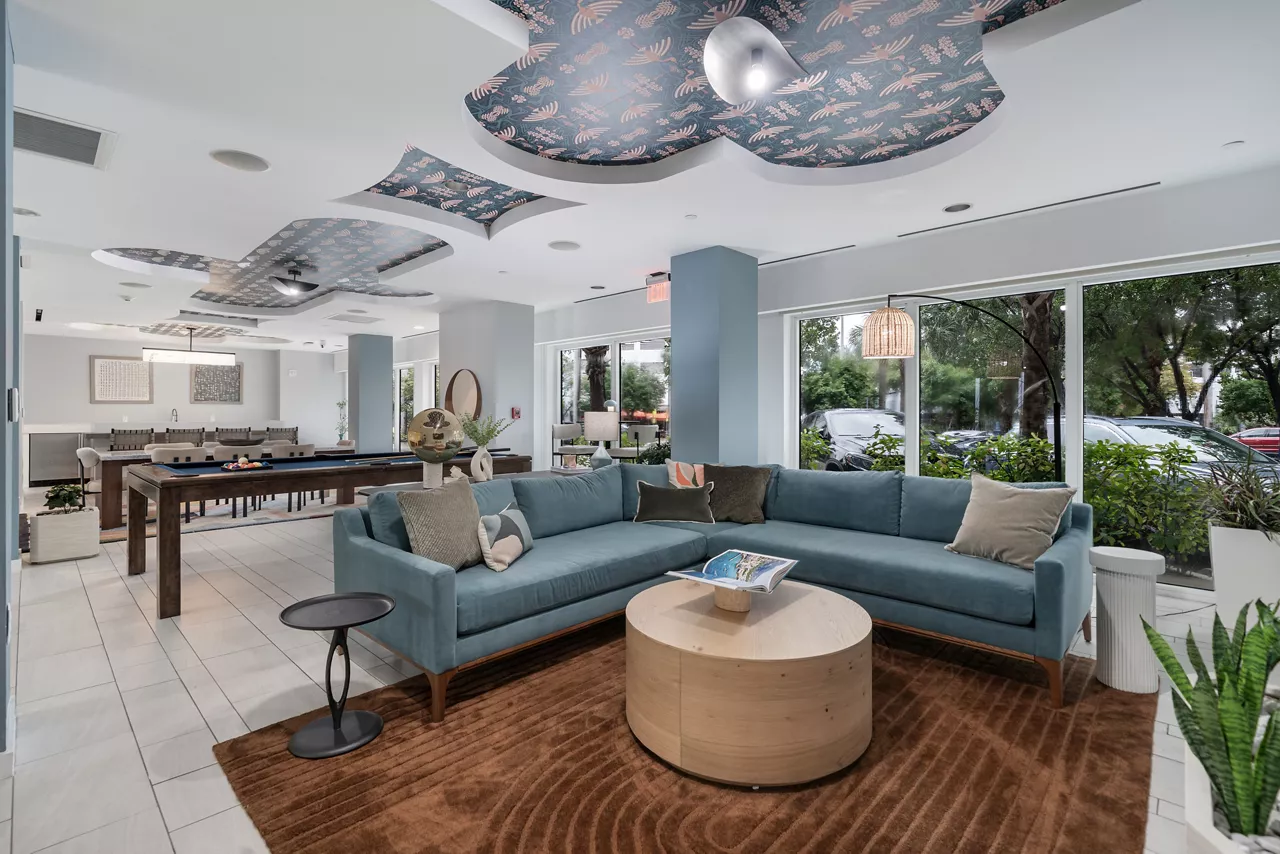Southgate Towers - Miami, FL - lounge