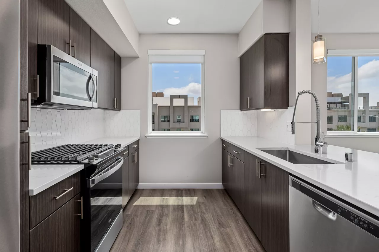 The Avalyn - Chula Vista, CA - kitchen