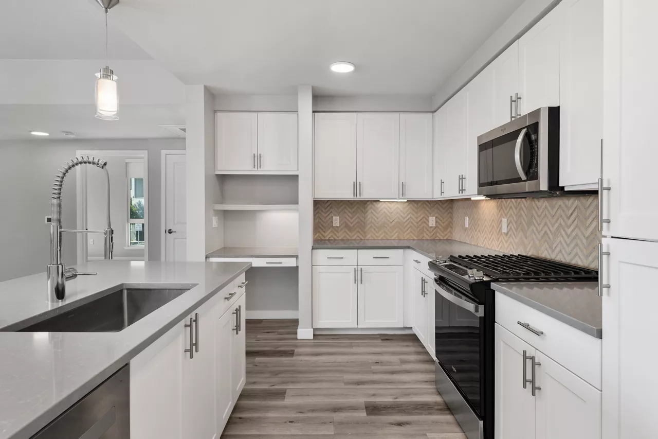 The Avalyn - Chula Vista, CA - Kitchen