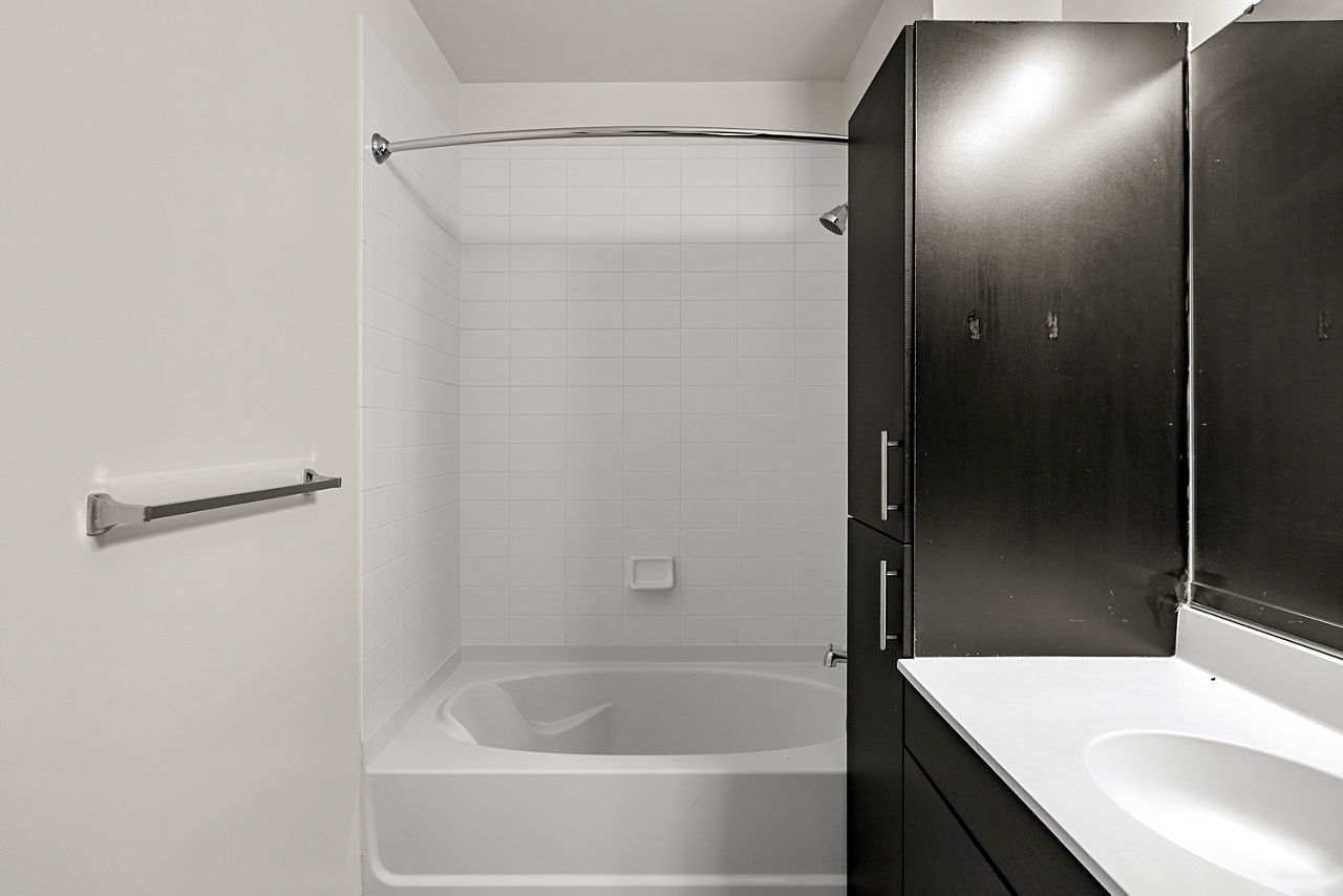 The Chase at Overlook Ridge - Revere, MA – Bathroom