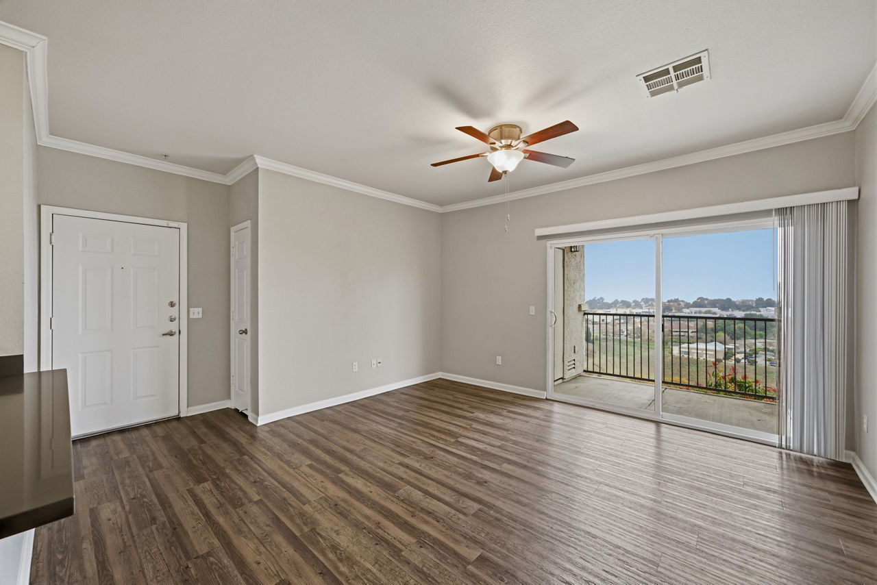 The Tides - Richmond, CA - living room