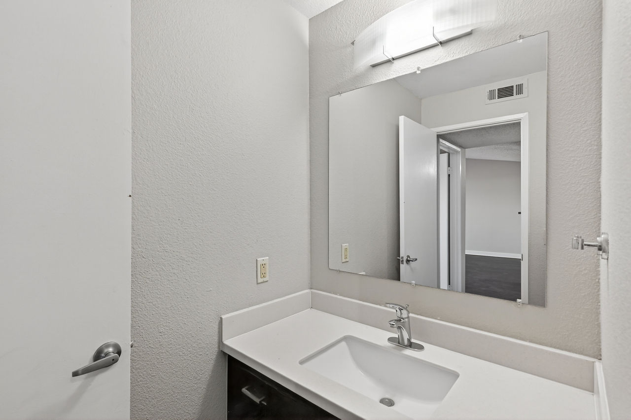 Verona - Littleton, CO -Bathroom