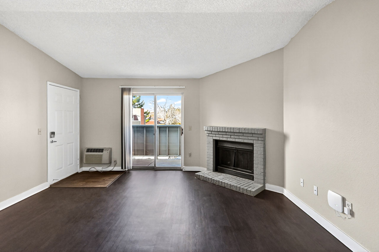 Verona - Littleton, CO - Living Room