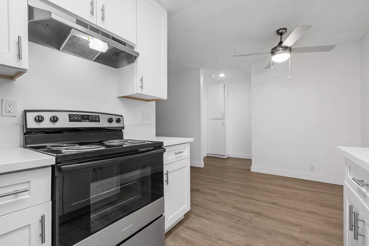 View Apartments - San Diego, CA - Kitchen