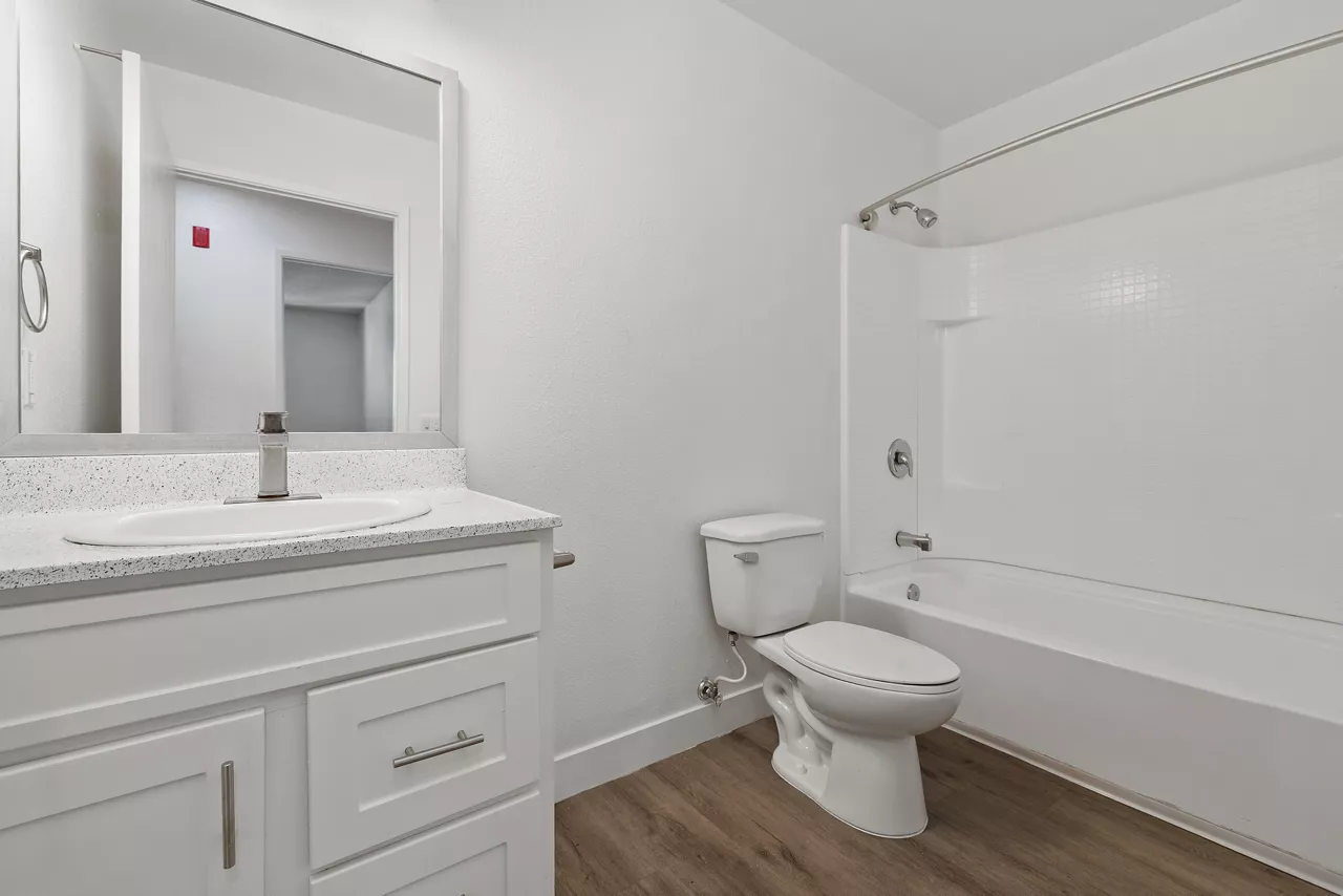 View Apartments - San Diego, CA - Bathroom