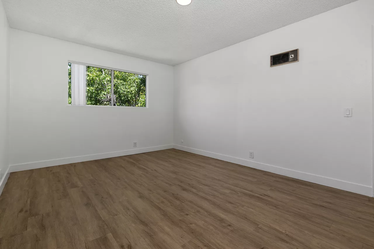 View Apartments - San Diego, CA - Bedroom