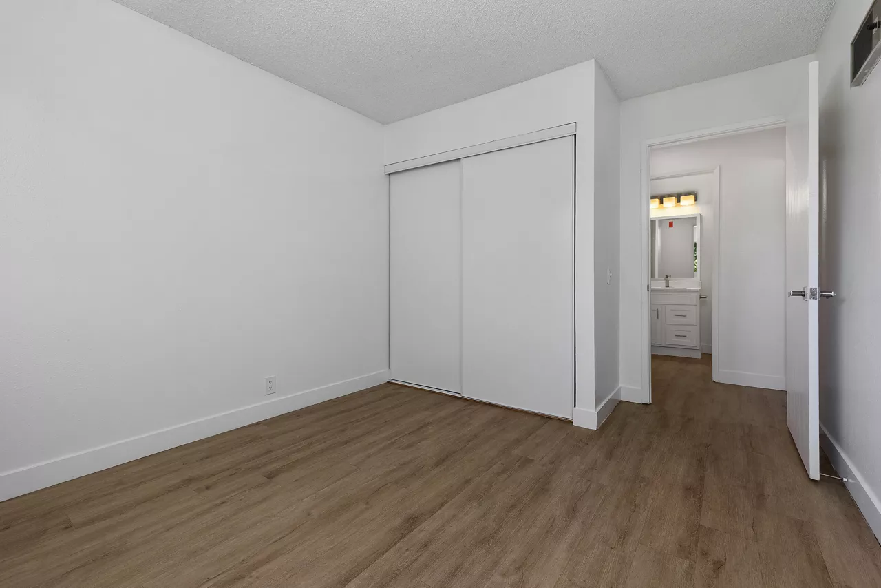 View Apartments - San Diego, CA - Bedroom