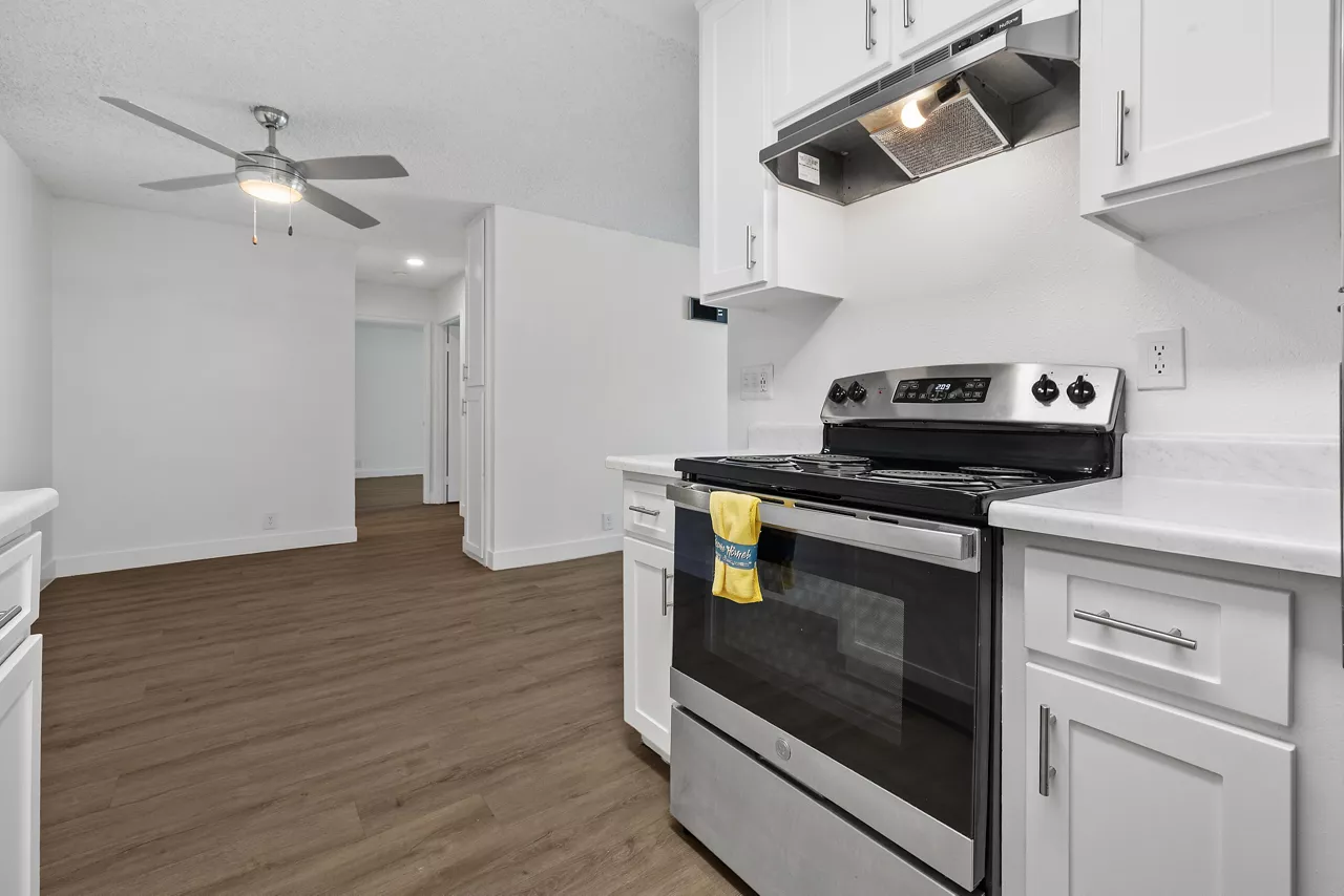View Apartments - San Diego, CA - Dining Room
