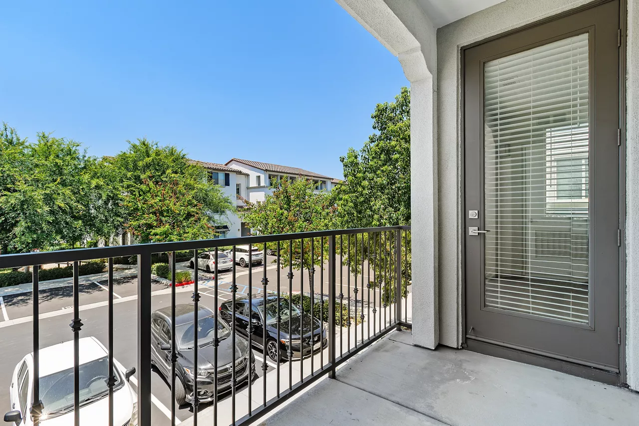 Vineyards at Paseo Del Sol – Temecula, CA –Balcony