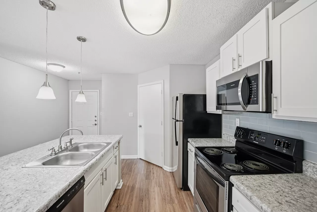 Windsor Falls - Raleigh, NC - Kitchen