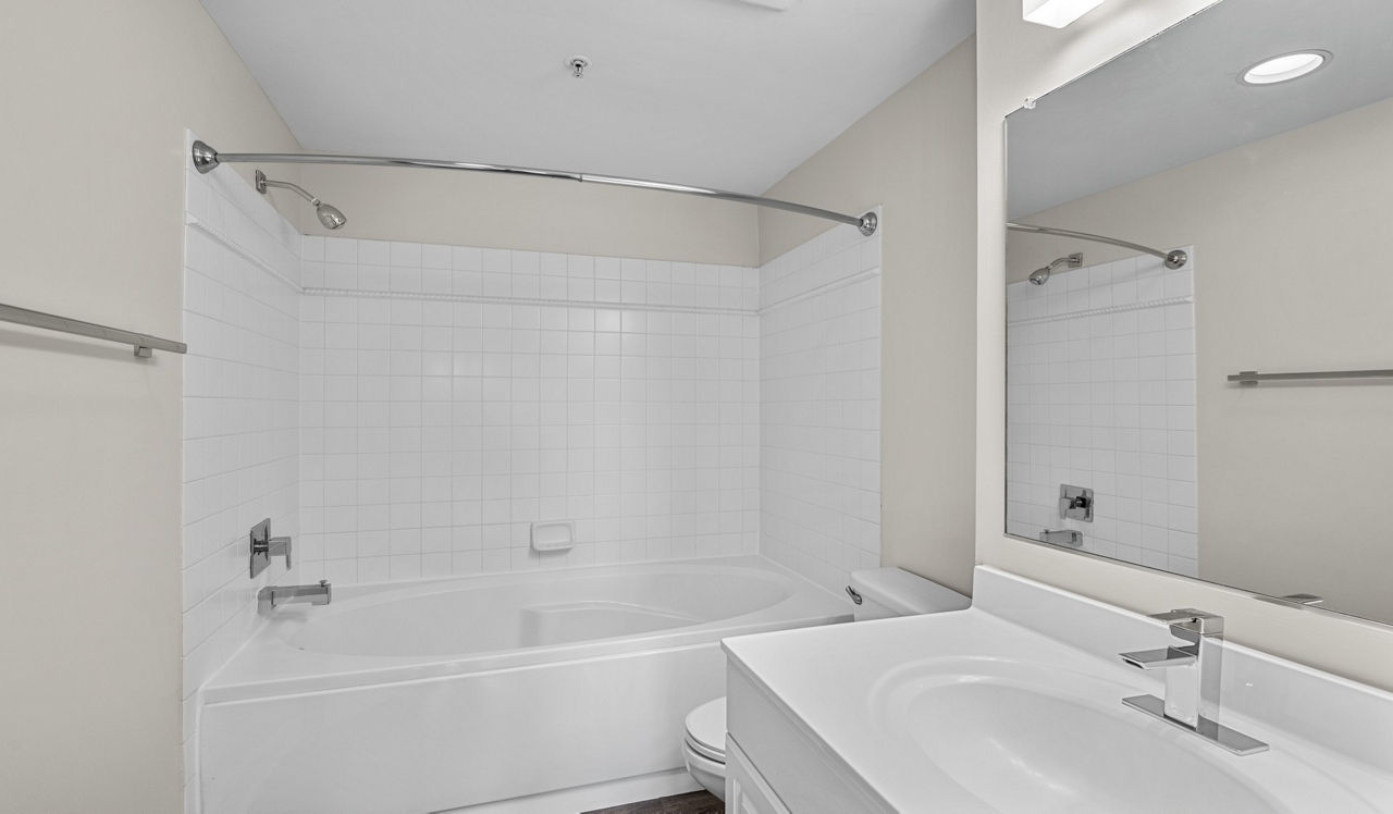 Capital Crescent Trail Residences - Bethesda, MD - Bathroom