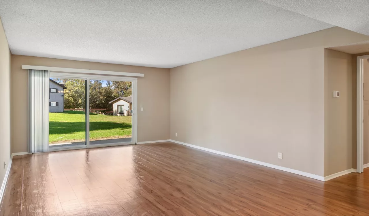 Hidden Cove - Escondido, CA - Living Room