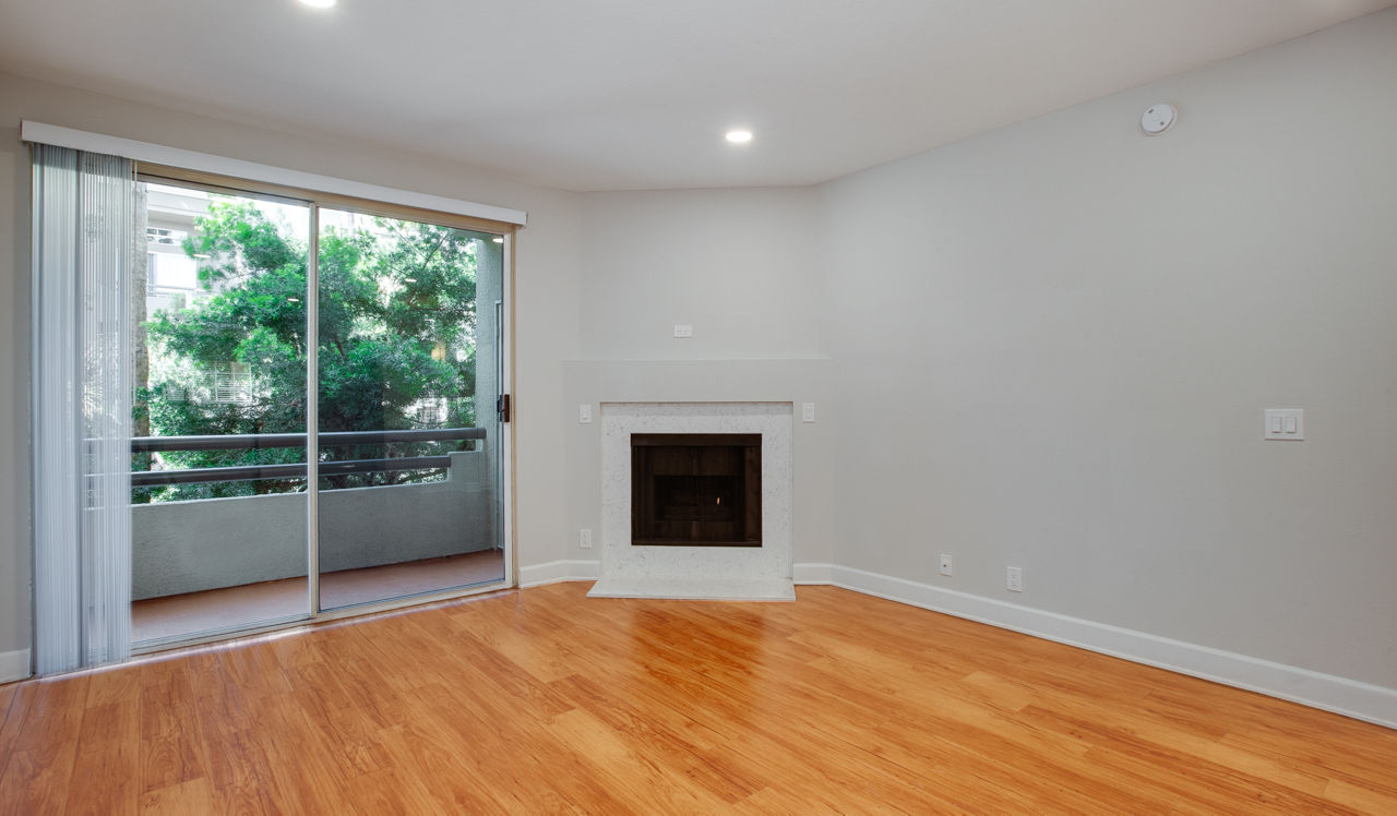 HillCreste - Los Angeles, CA - Living