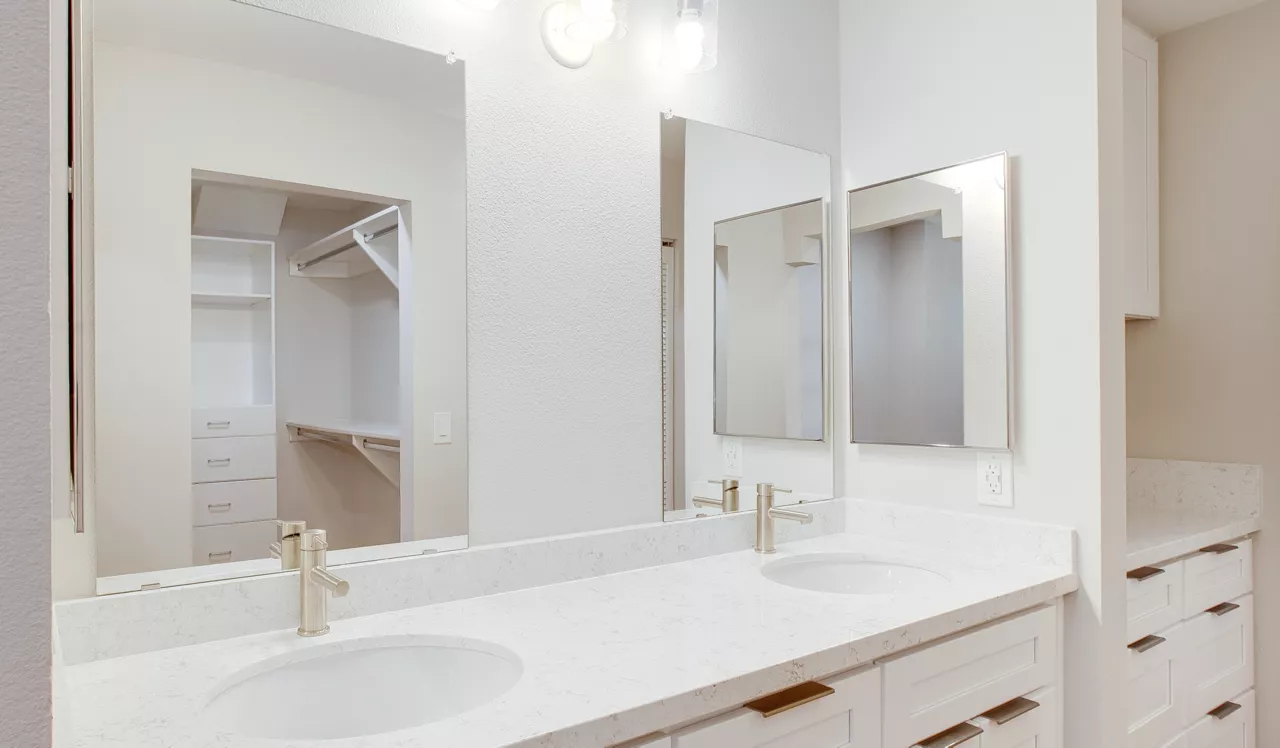 HillCreste (CA) Apartments in Los Angeles - Bedroom