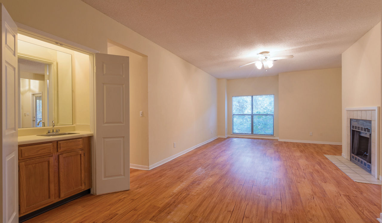 Hillmeade Apartment Homes - Nashville, TN - Living Room