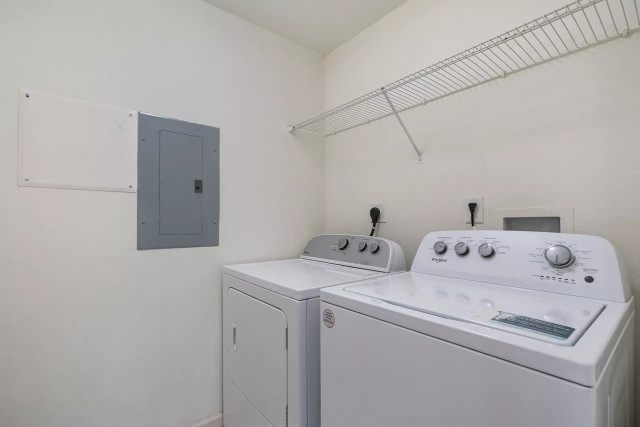 Doral View - Doral, FL - laundry