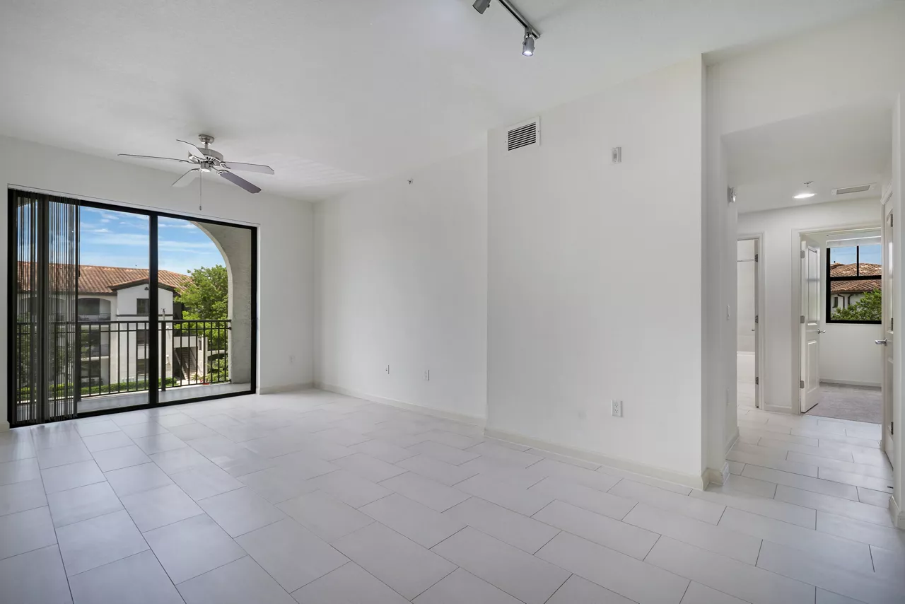 Doral View - Doral, FL - Living Room